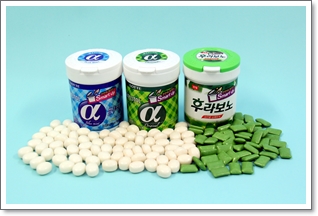 자일리톨알파(오리지널,블루민트) 및 무설탕 후라보노 제품 사진